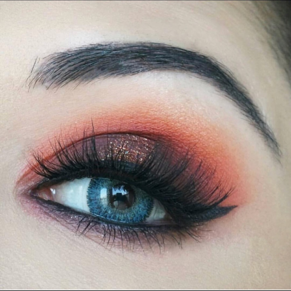  GORGEOUS TOPAZ BLUE EYE COLOR FREE CASE